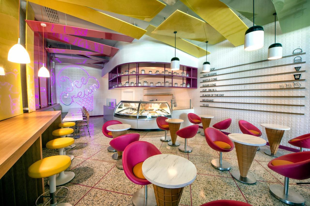Adults Only Club At Lopesan Costa Bávaro Resort
